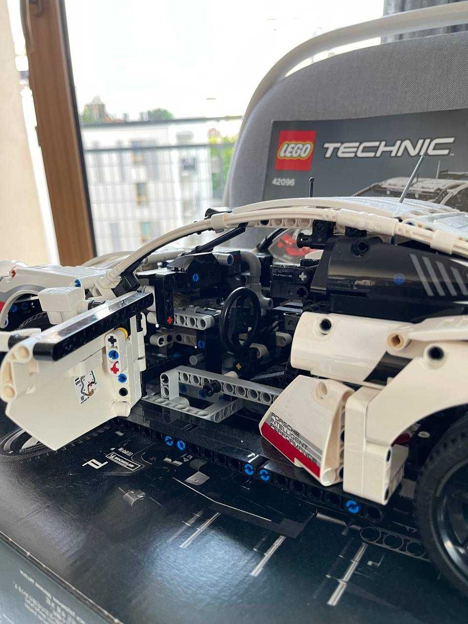 Lego technic Porsche 911 RSR 42096