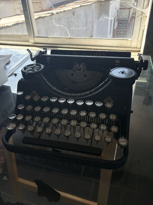 Máquina de Escrever Antiga - Mercedes Model E