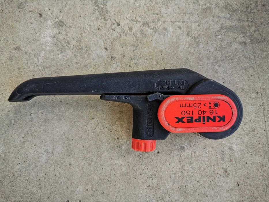 Narzędzie do ściągania izolacji KNIPEX