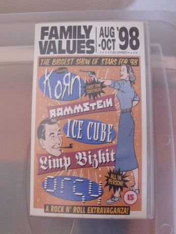Cassete VHS Family Values 98