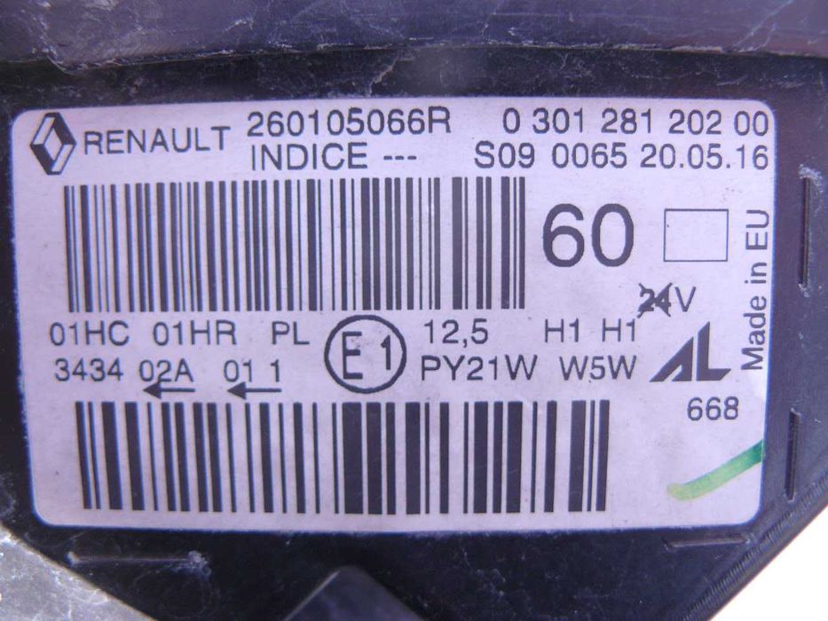 RENAULT CAPTUR I Lampa przednia prawa Czarna