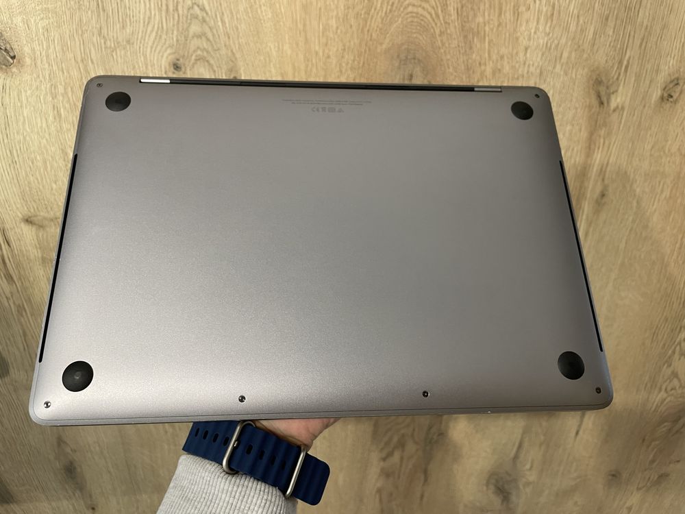 Macbook Pro 13 2019 i7/16/512 Space Gray