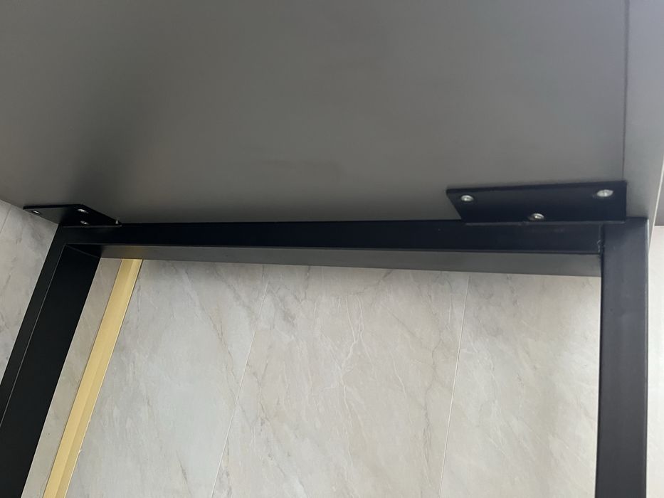 Кухонний розсувний стіл