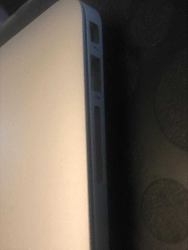 COMPUTADOR PORTÁTIL APPLE MACBOOK AIR 13 DE 2015