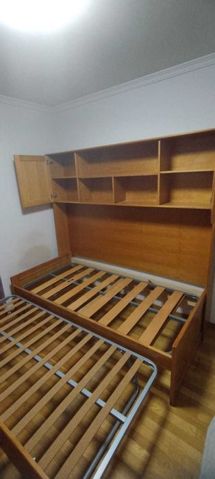 Mobília de quarto de solteiro em ótimo estado