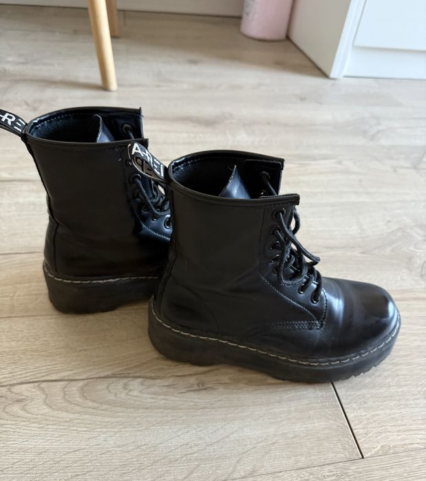 Ботинки черевики в стилі Dr Martens