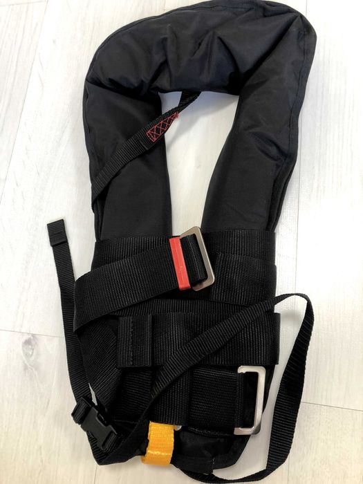 Жилет спасательный надувной Zeta, 290N, автоматического действия.