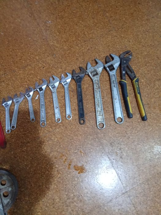 Chave inglesa  e de grifes