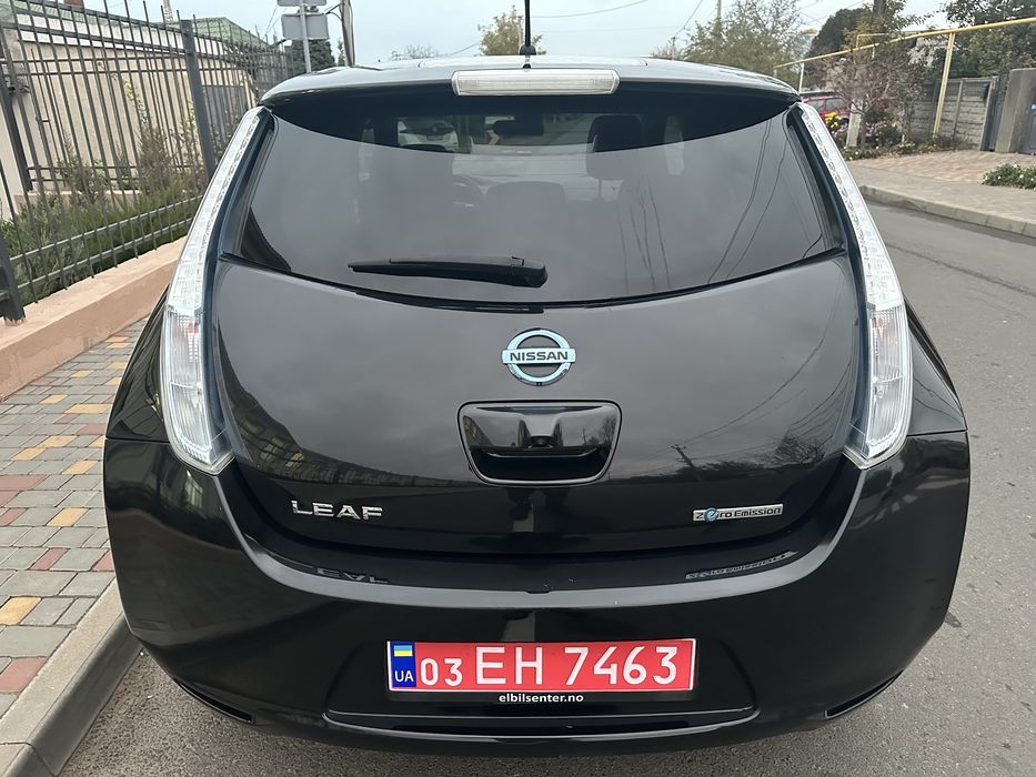Продам Nissan Leaf
