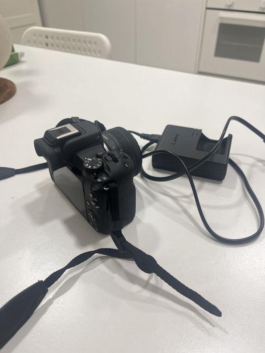 Canon EOS R50 com garantia — como nova!