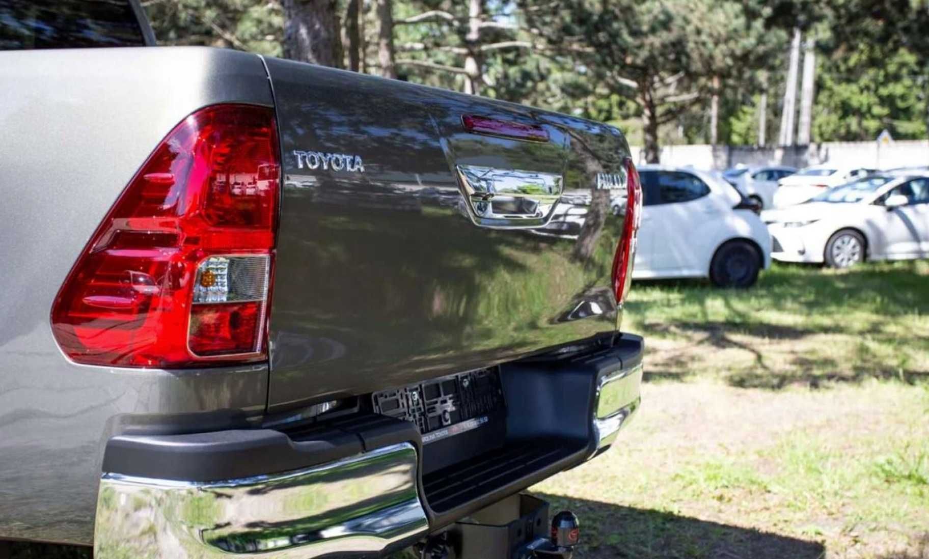 Разборка Toyota Hilux фара передня