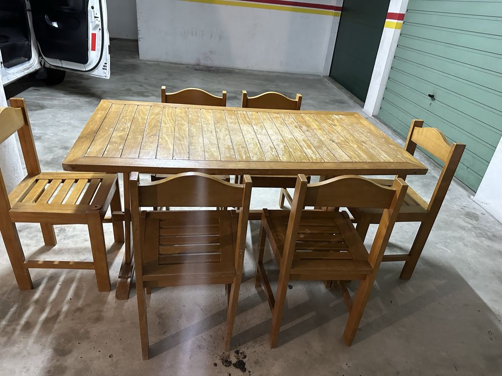 Mesa rustica com 6 cadeiras
