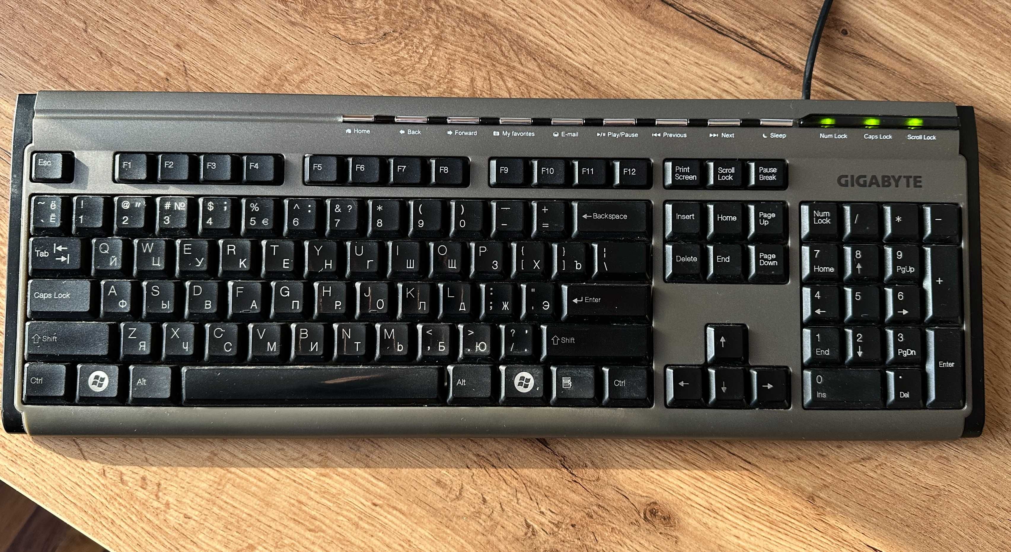 Mембранная клавиатура Gigabyte GK-K6150 USB Черно серая проводная