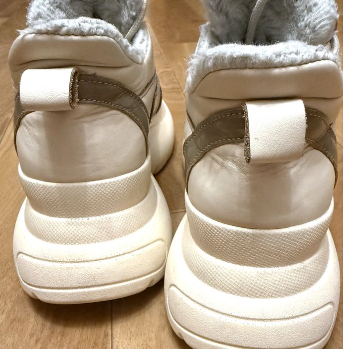 Теплые , кожаные кроссовки