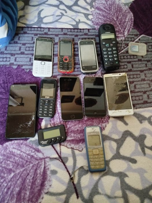 Продам Старые мобильные телефоны