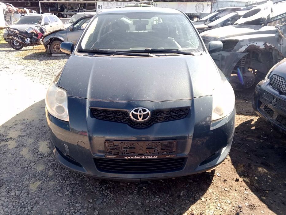 Разборка шрот запчастини Toyota auras 2.0d