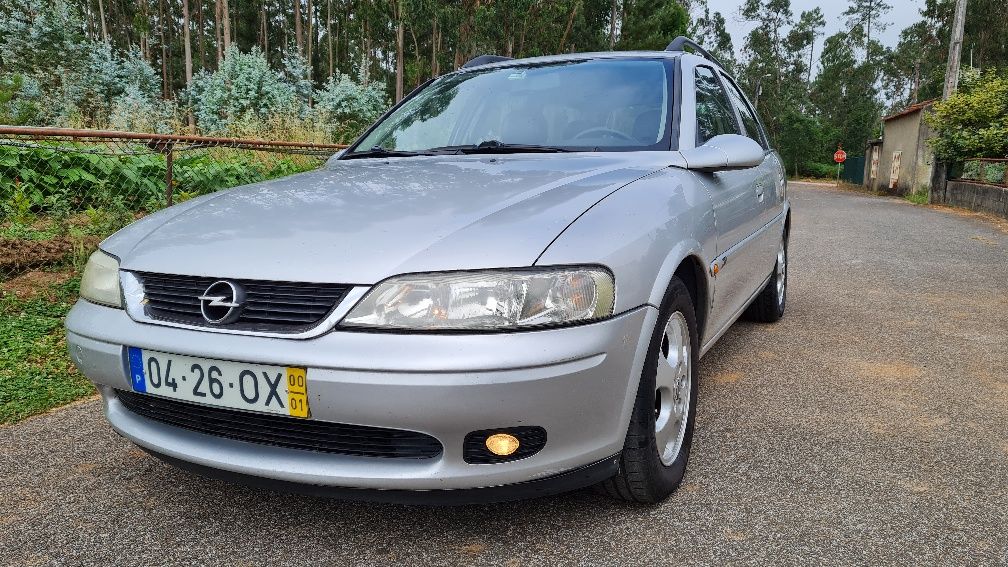 Opel Vectra Caravan 100 anos - ano 2000
