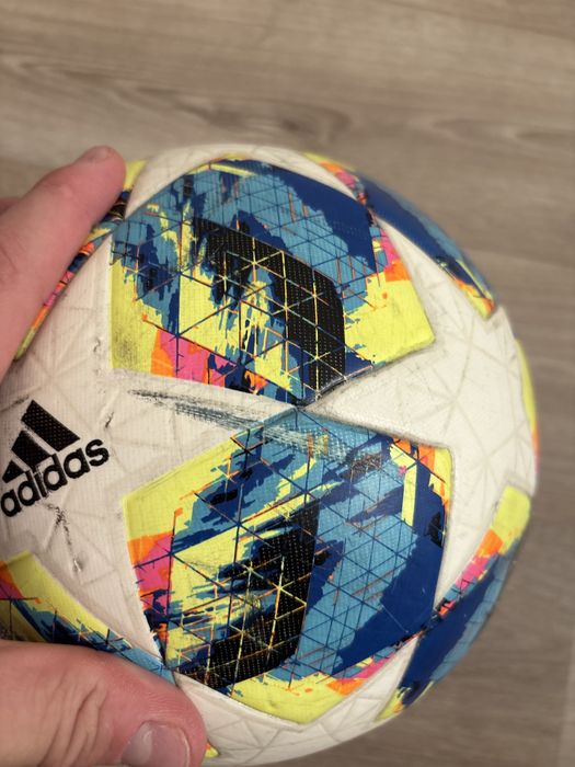 Футбольный мяч Adidas Finale 19 Top Training