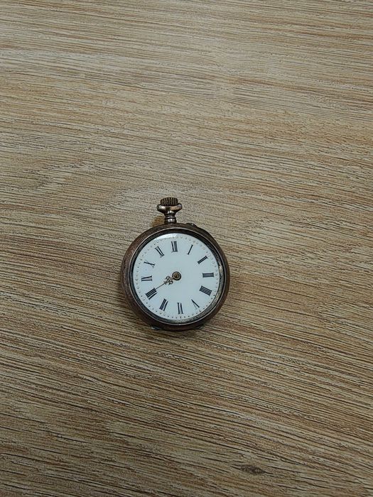 Stary srebrny zegarek kieszonkowy