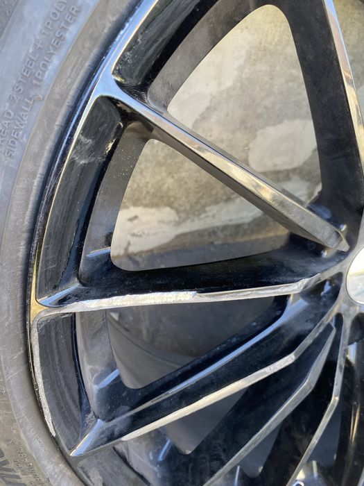 Диски з резиною на авто