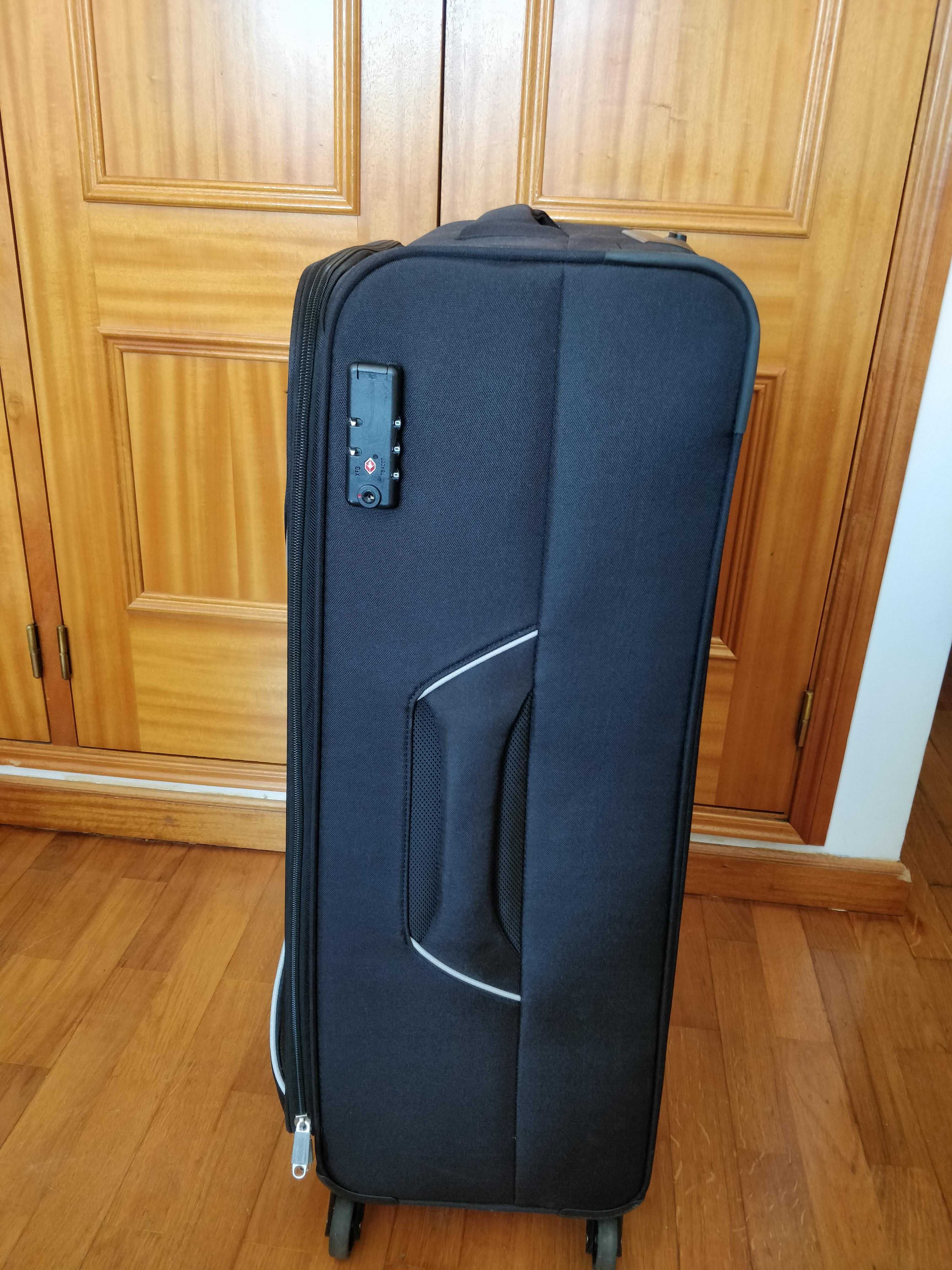 Mala de viagem grande American Tourister (como NOVA)