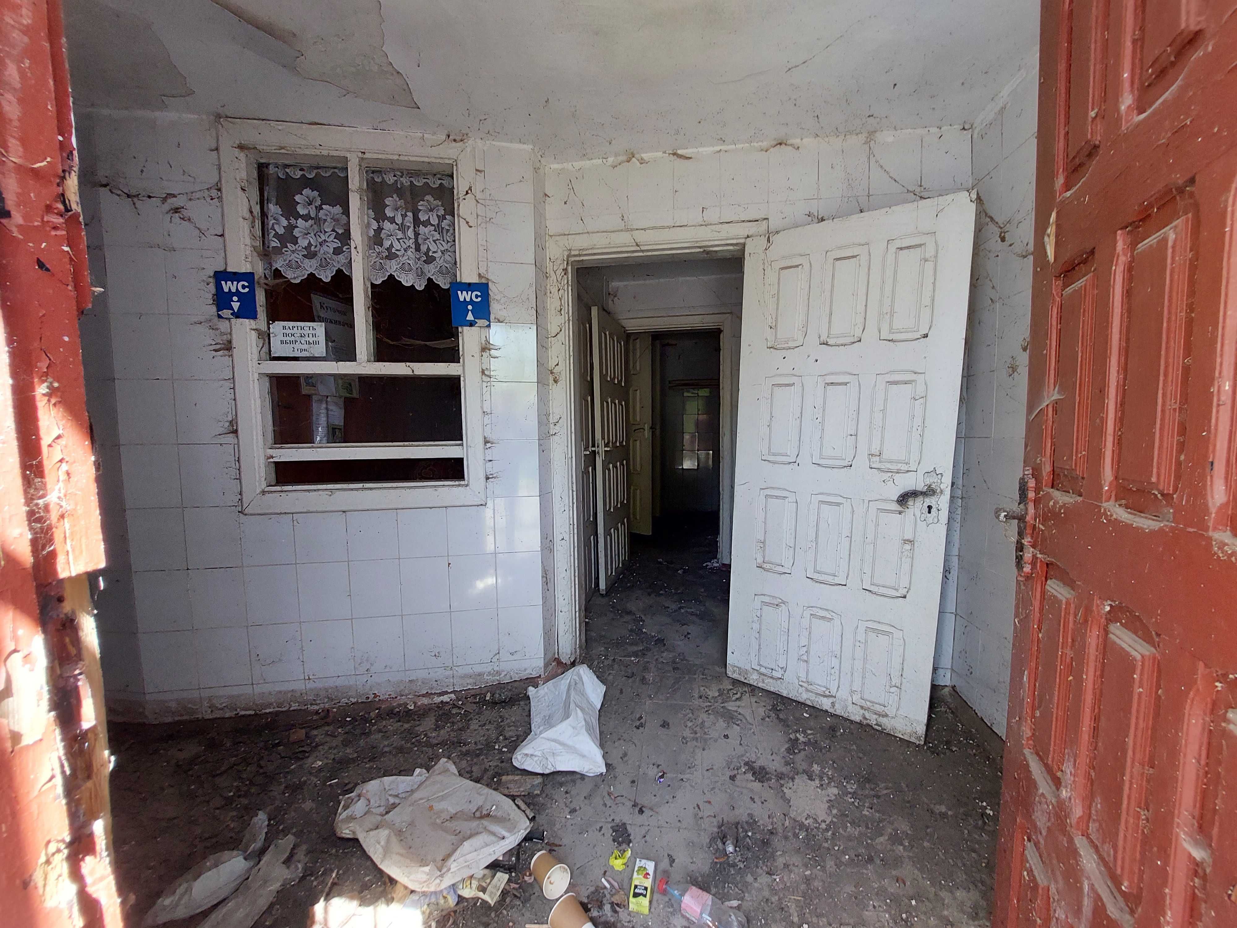 Нежитлова будівля (громадська вбиральня), 40,2 кв. м, просп. Волі, 8Б