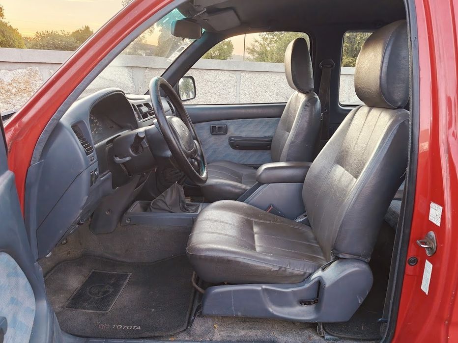 Toyota hilux x-cab pick-up 4x2