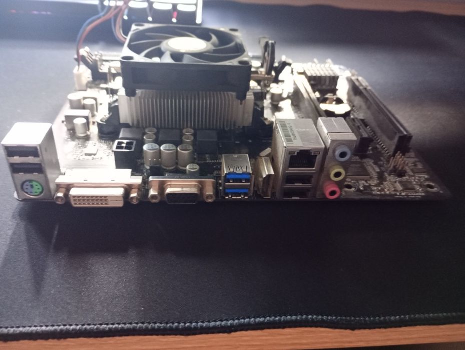 Sprzedam płytę główną ASRock FM2A68M-HD+

Stan: w 100% sprawna, nigdy