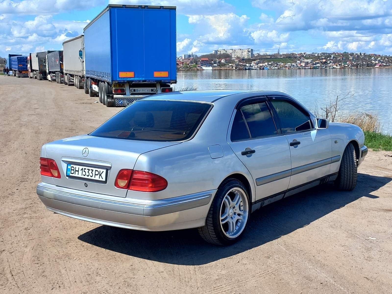 Mercedes-Benz w210