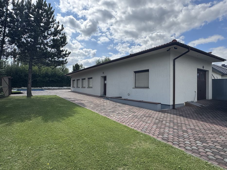 Dom Wyczerpy  + hala magazynowa + basen + działka 2500m