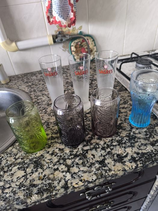 Copos de várias marcas Sagres, Coca-Cola, Compal