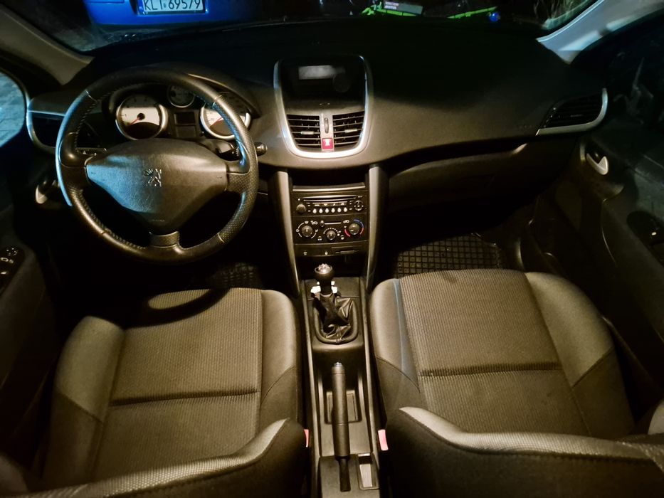 Peugeot 207 1.4 Benzyna 1 właściciel w kraju od 2012r