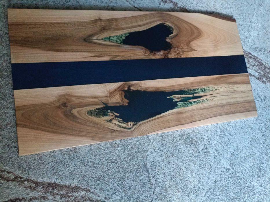 Blat pod stolik kawowy z orzecha włoskiego w żywicy że