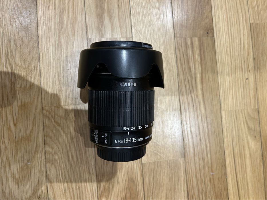 Objetiva Canon EFS 18-135mm Macro 0.45m/1.5ft