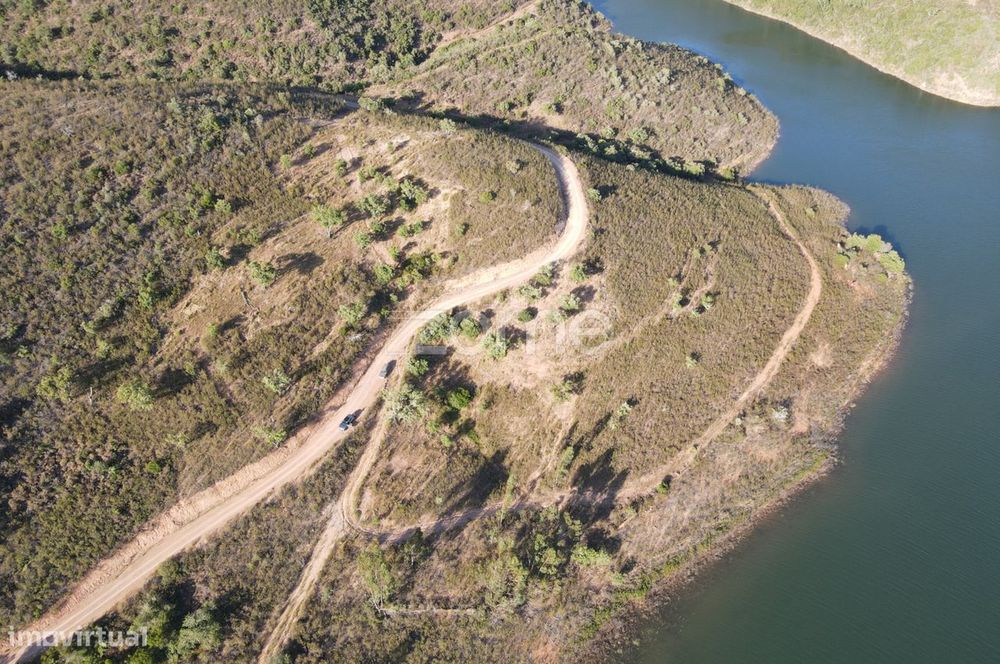 Terreno com 48 ha em Silves junto à barragem