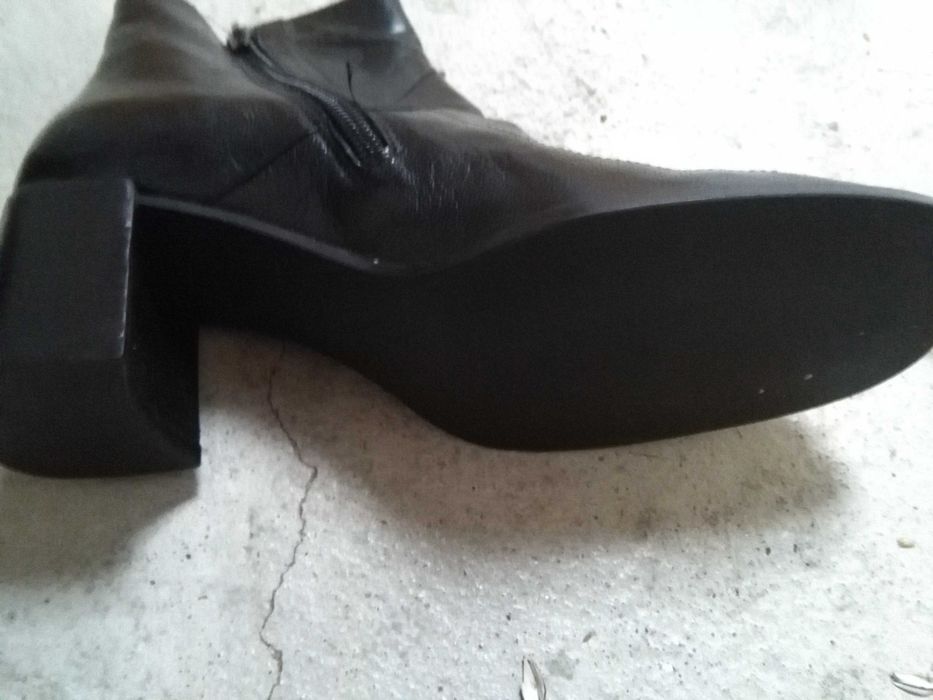 Botins  e Sapatos em Pele Pretos -NOVOS
