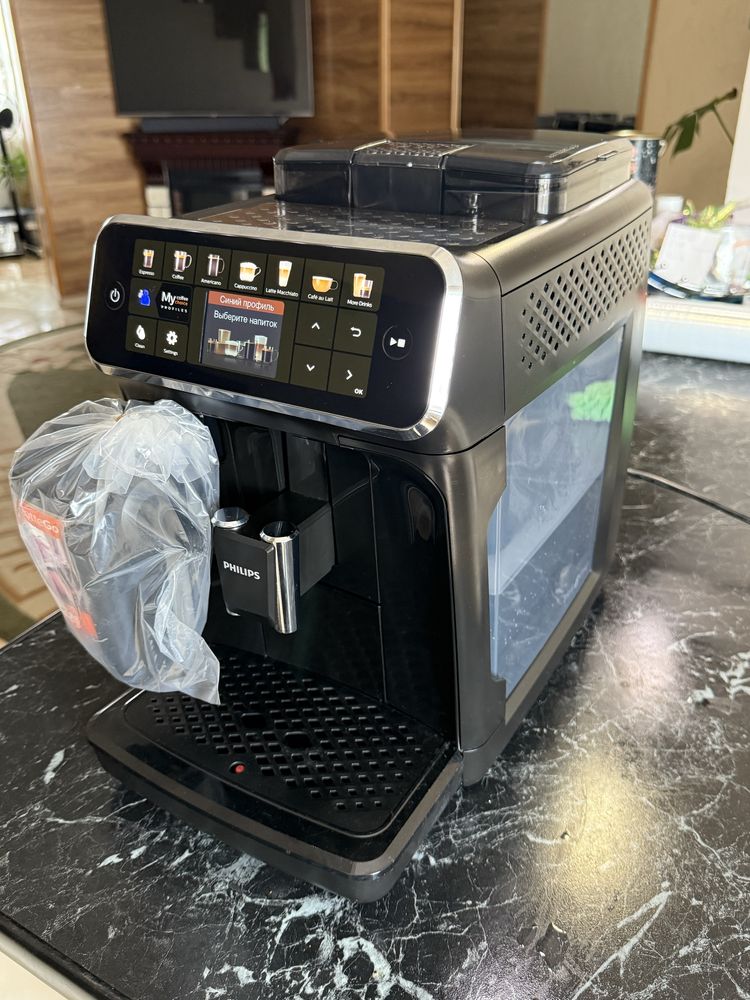 Кавоварка Philips LatteGo Series 5400 Кавомашина !