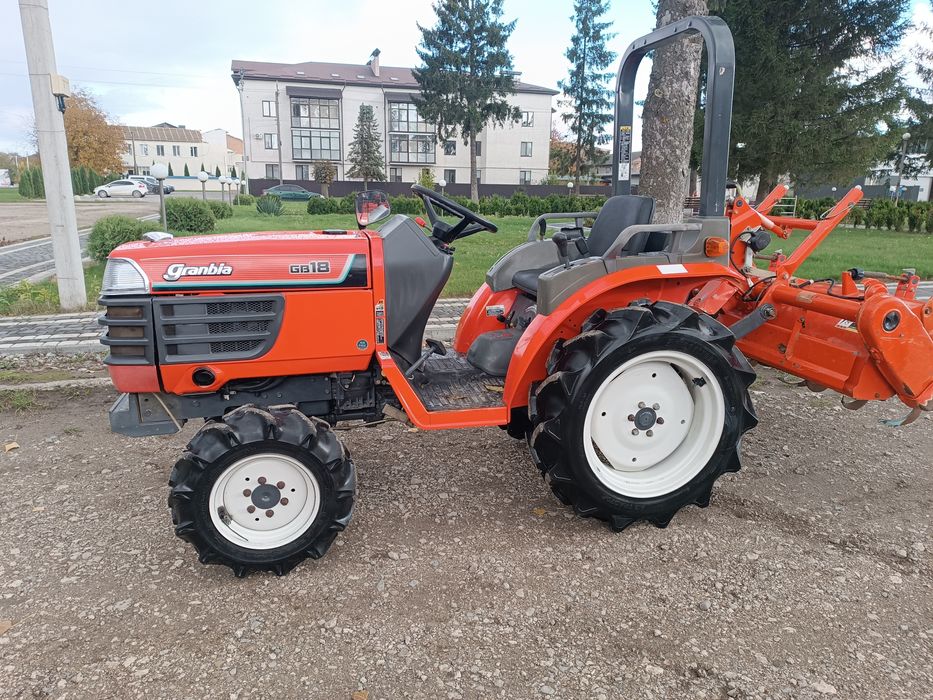 Японський мінітрактор.Трактор Кубота.