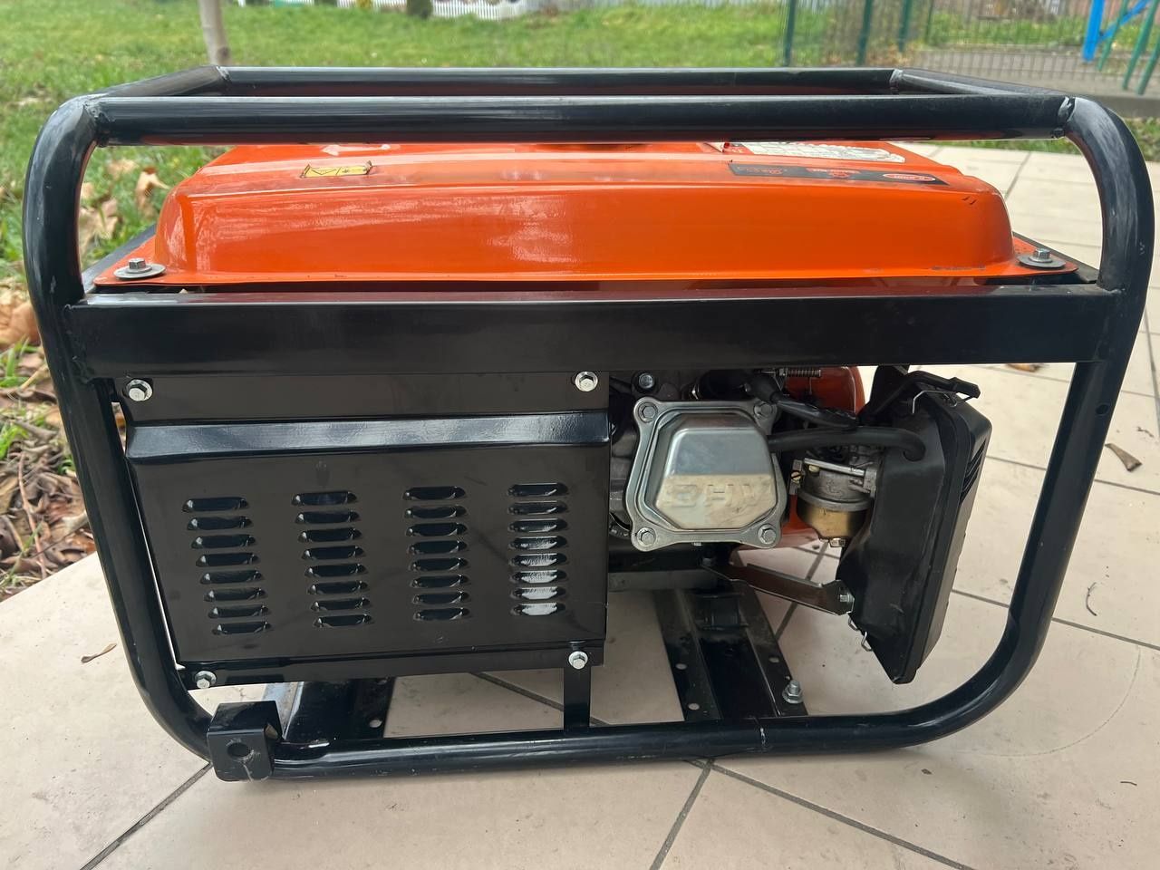 Генератор Vinco 2500