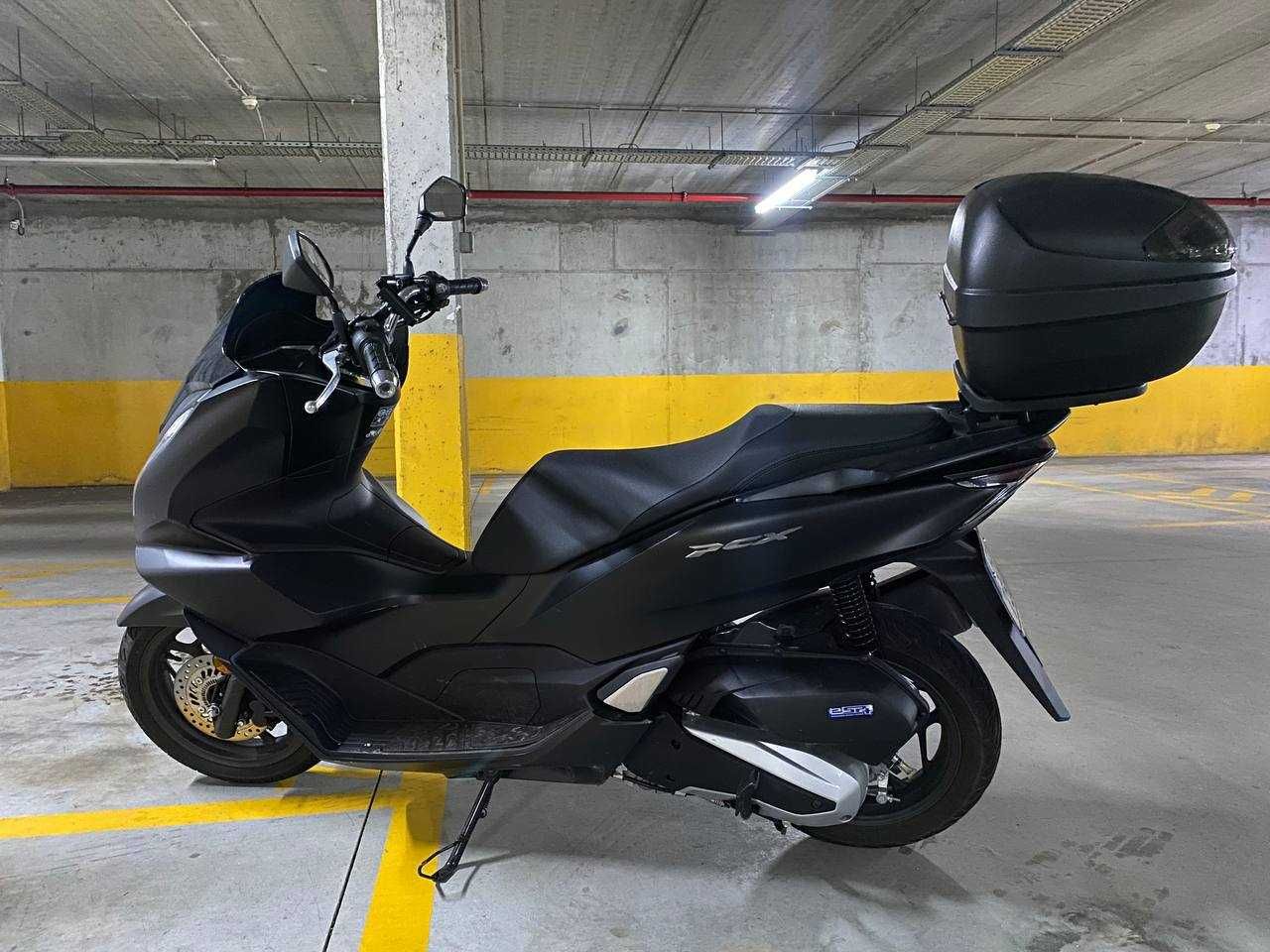 Honda PCX125 scooter