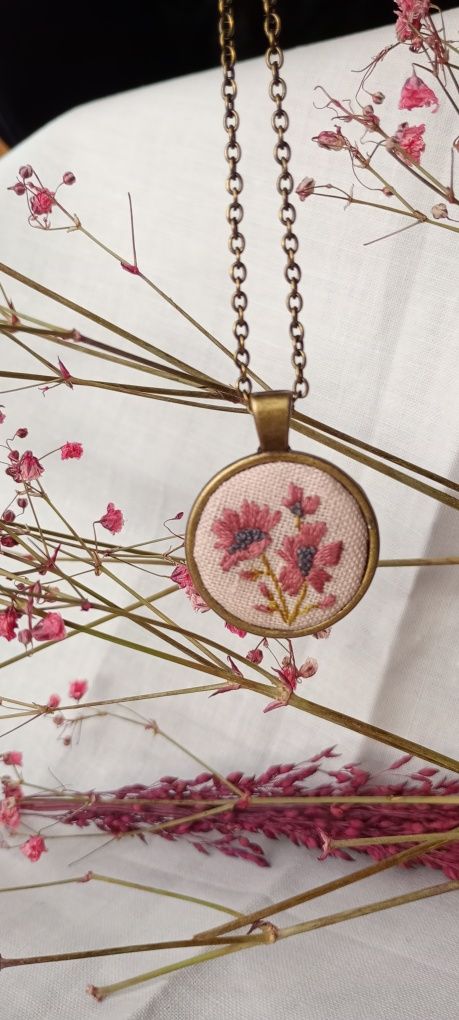 Haftowana biżuteria - naszyjnik handmade