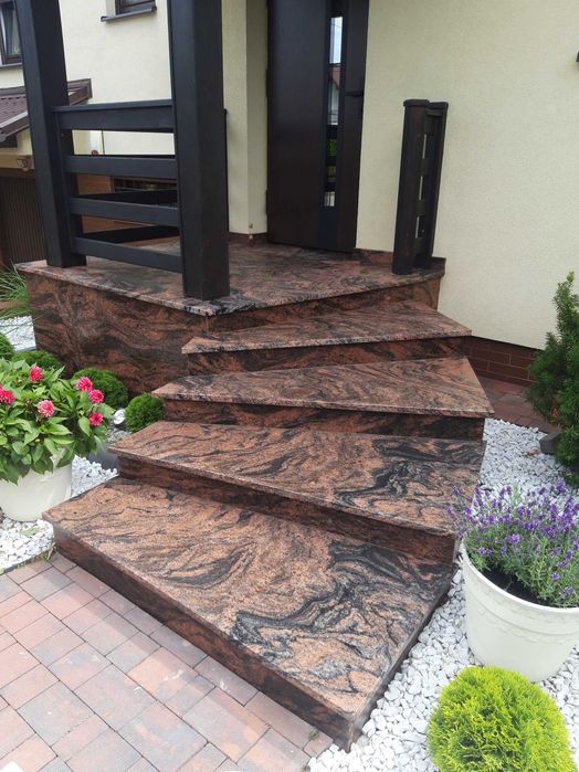 Schody wewnętrzne granit marmur konglomerat zewnetrzne kostka