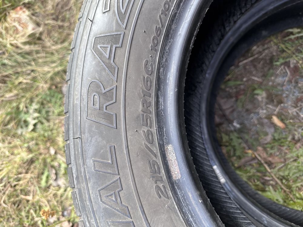 Пара шин 215/65 R16 C, чудовий стан, з Європи , без дефектів