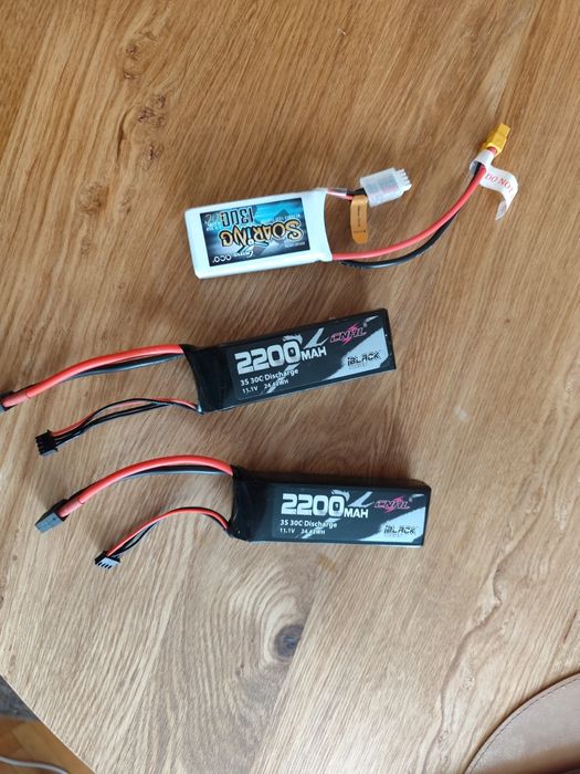3 baterie li-po 3s 2,200, 1300 mah + pokrowiec
