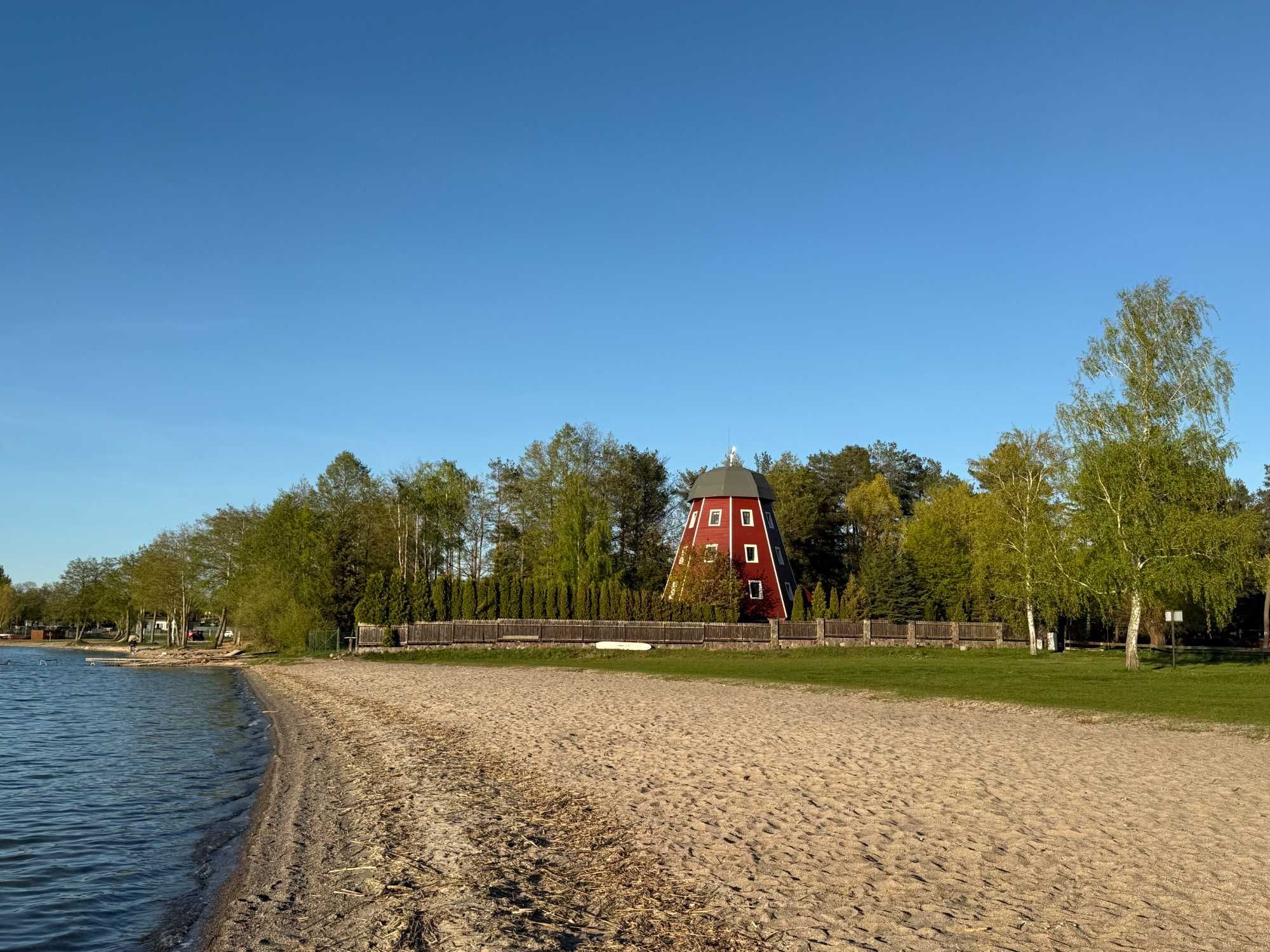 DZIAŁKI REKREACYJNE NA SPRZEDAŻ – 1200 m² – przy jeziorze Śniardwy