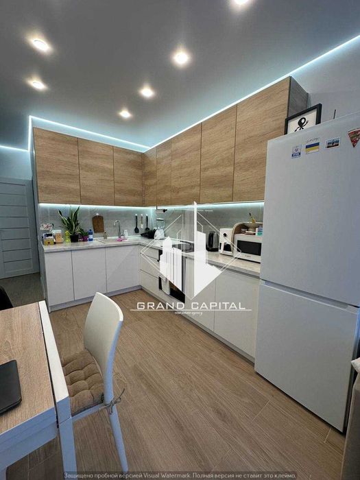 Продам ВИДОВУ 1к квартиру ЖК Каховська/ метро Лівобережна /ГЕНЕРАТОР