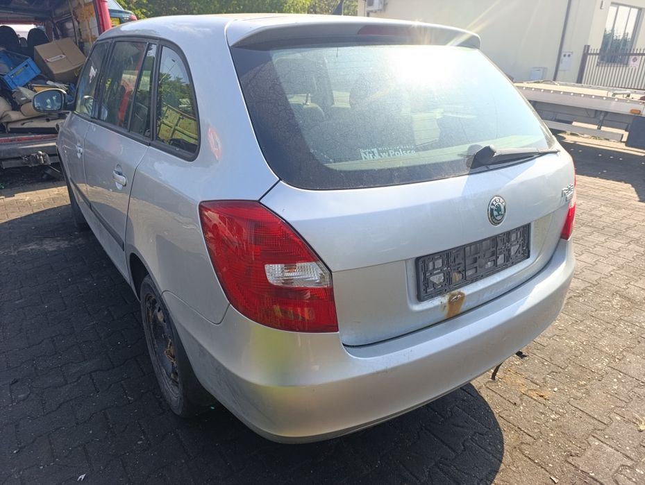 Skoda Fabia 2 Lift 1.4 TDI części 9156 skrzynia LVF maska zderzak