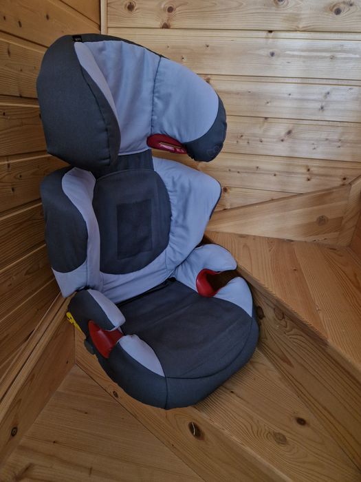 Fotelik samochodowy Maxi Cosi Rodi Fix 15-36kg z isofix