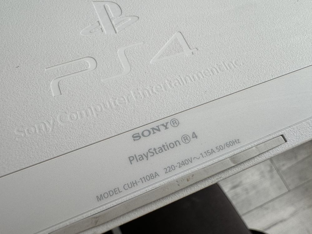 Приставка Sony Play Station PS4 500Gb White