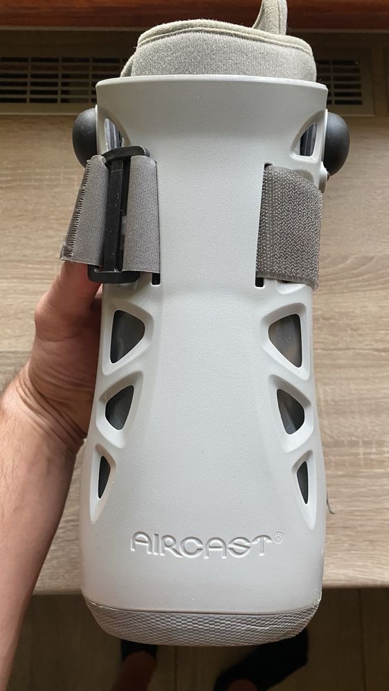 But ortopedyczny pneumatyczny AIR CAST